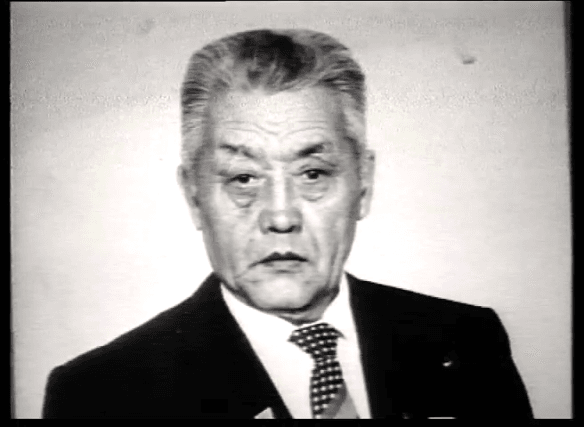 Балалық шағы мен қиын кезеңдер